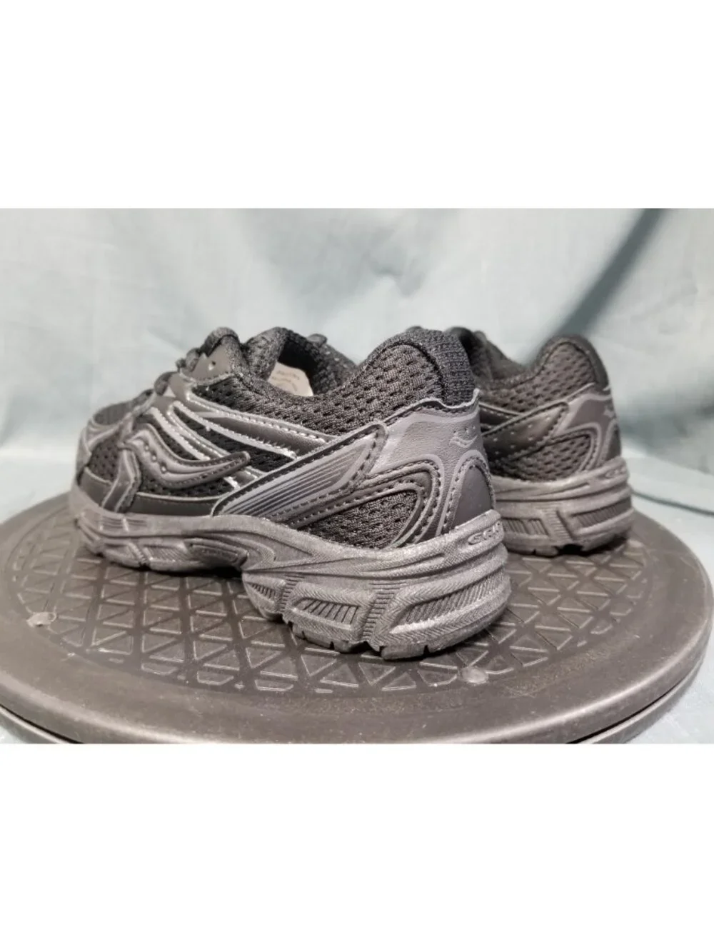 Saucony Ride Millennium KDZ Sneakers Black Kids Size 2 New No Box!